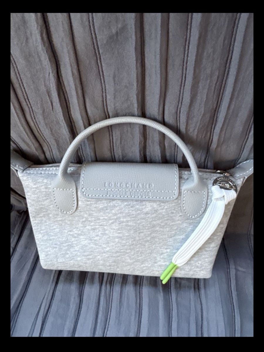 Longchamp Sacs femmes: Longchamp Handtasche grau (klein) – D'occasion à Basel par Inm_r65l 1