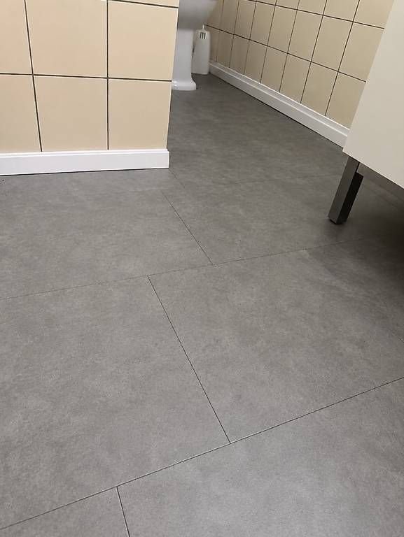 Bodenbeläge: Vinylboden Fliese – Gebraucht aus Heimberg von ahm_q58y
