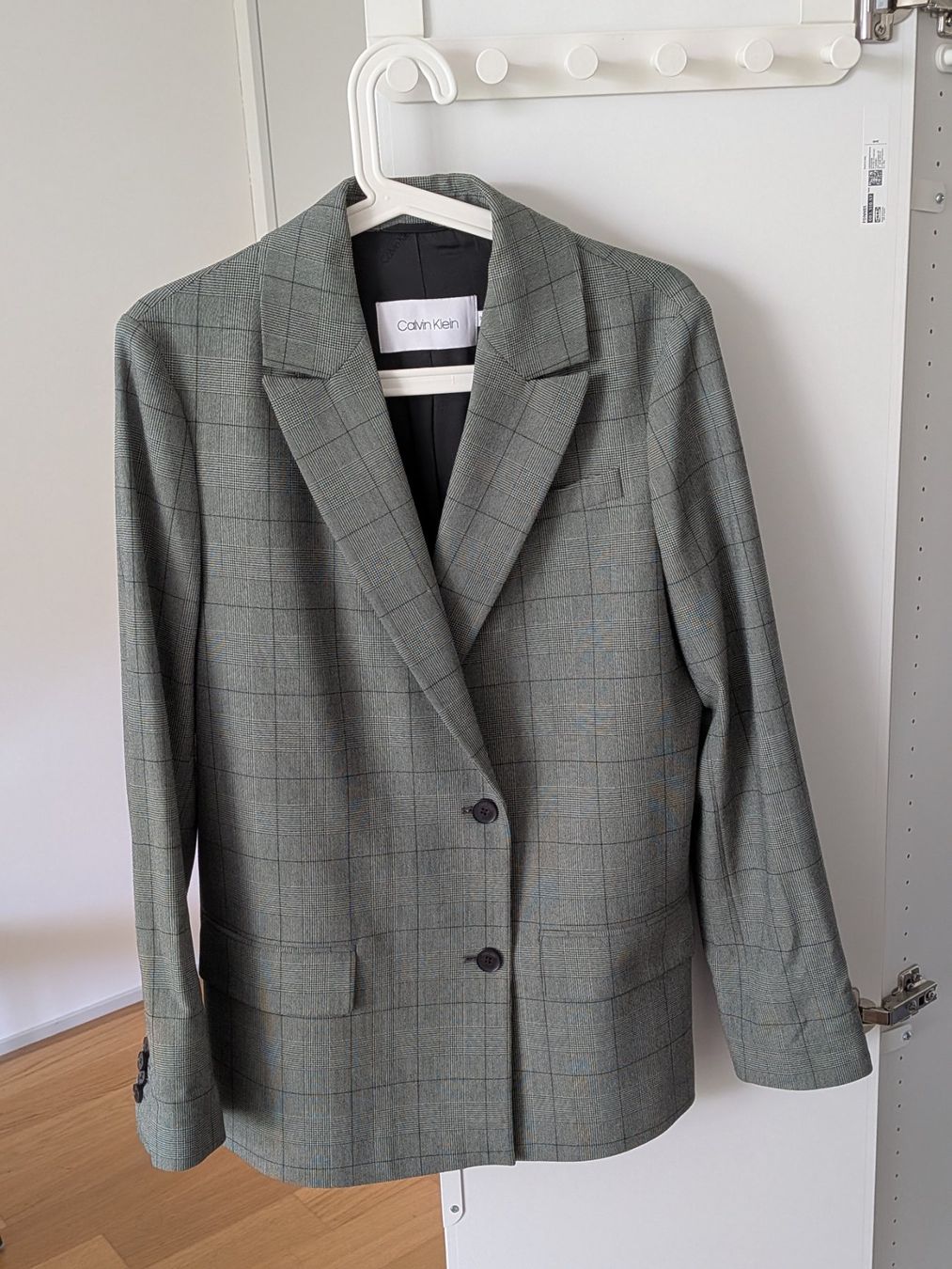 Calvin Klein Giacche: Calvin Klein oversize jacket 36 – Usato da Zürich venduto da lud_n77s