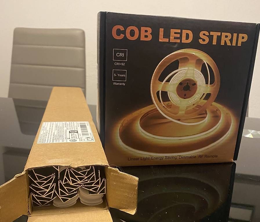 Tutte le decorazioni: Striscia LED Bianca Calda 10m 3000K Dimmerabile – Usato da Pregassona venduto da and_jf7p