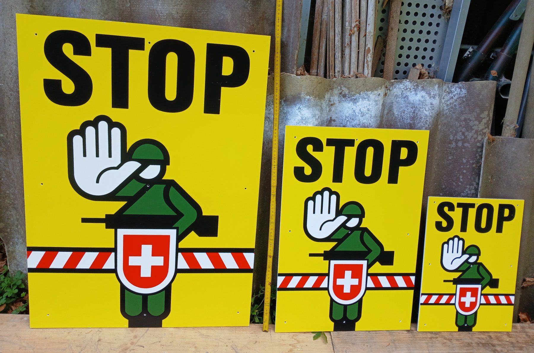 Schweizer Armee Insegne: Armee STOP  Schilder 3er Set – Nuovo (secondo la descrizione) da Bilten venduto da Archiv55