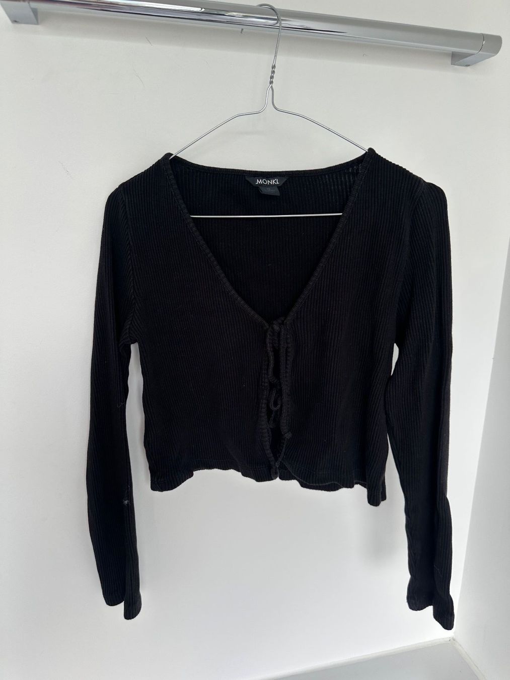 Monki Tops: Schwarzes geripptes Langarm Top Monki Gr.S – D'occasion à Triesen par ann_6mxb