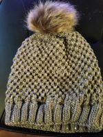 Schicke Mütze mit Bommel NEU