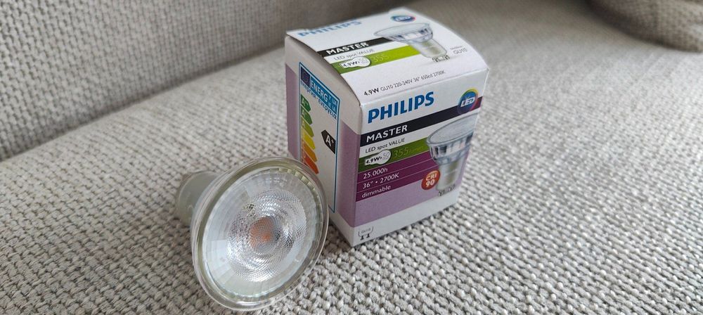 Philips Master GU10 LED Spot Value, 4.9W, 355 Lumen, Warmweiß, Dimmbar, 90 Ra, Ersetzt 50W Halogen