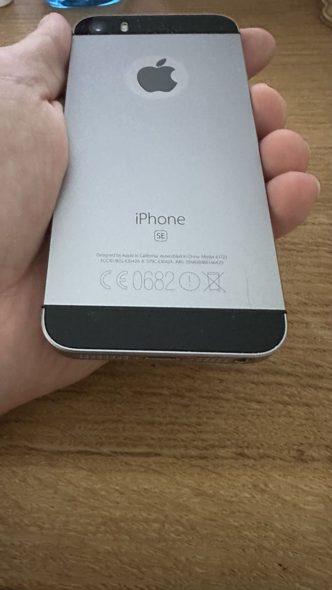 Apple Portables: iPhone SE 1.Gen 32GB grey – Neuf (Voir description) à Pfäffikon ZH par narteq 3