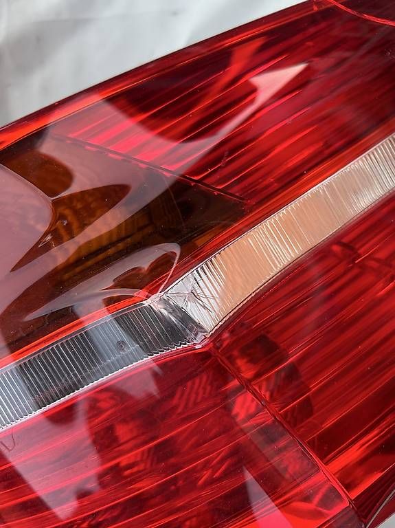 Tutti pezzi di ricambio auto: BMW X 6 Schlusslicht komplett  – Usato da Wetzikon ZH venduto da MedinaL 2