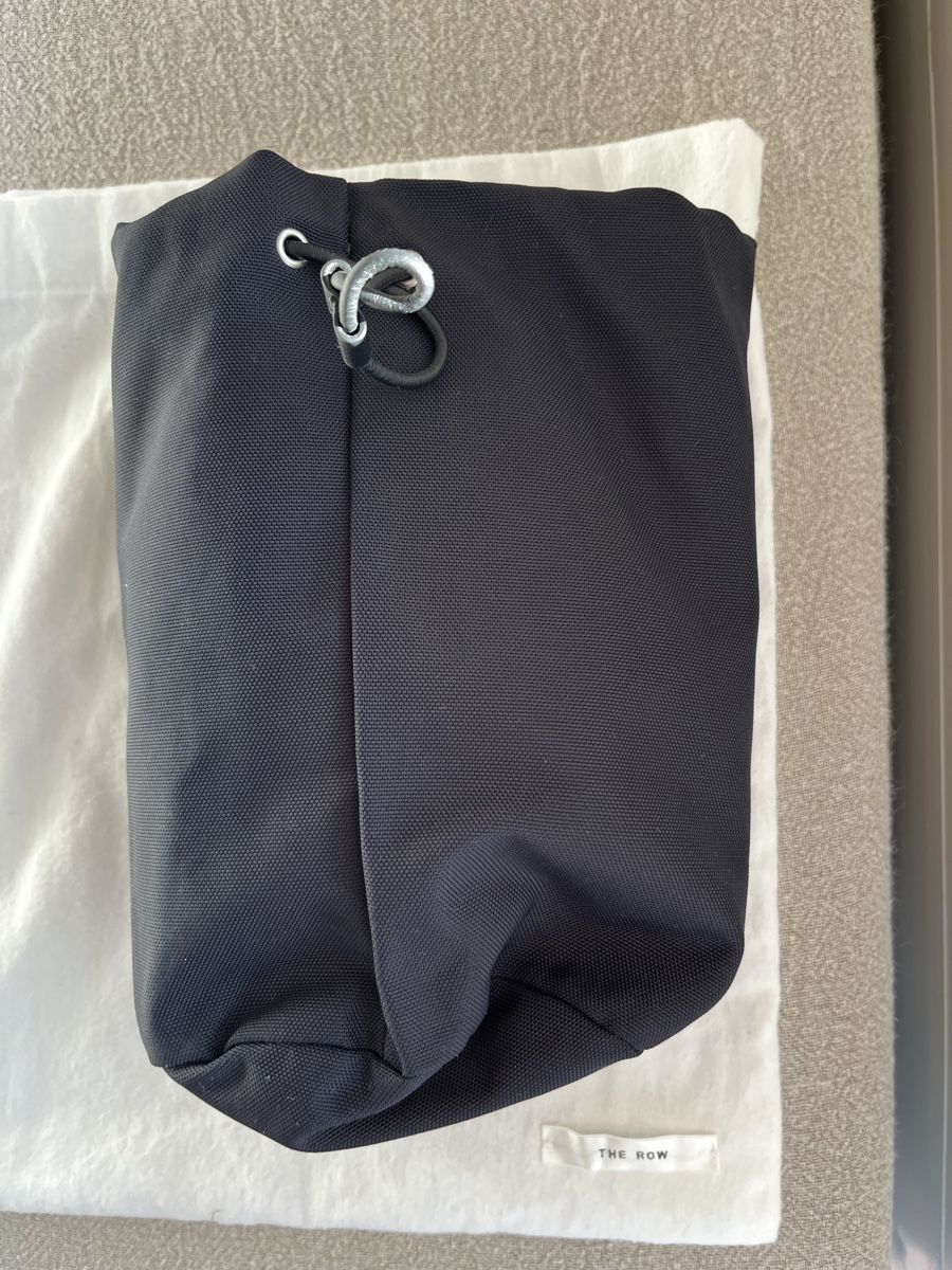 The Row Borse: The Row Nylon Clutch schwarz – Nuovo (secondo la descrizione) da Zürich venduto da ehupp 8