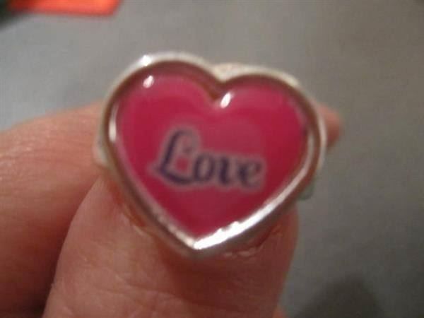 Ringe: Ring Herz, Aufschrift Love – Gebraucht aus Zürich von Motzkuh