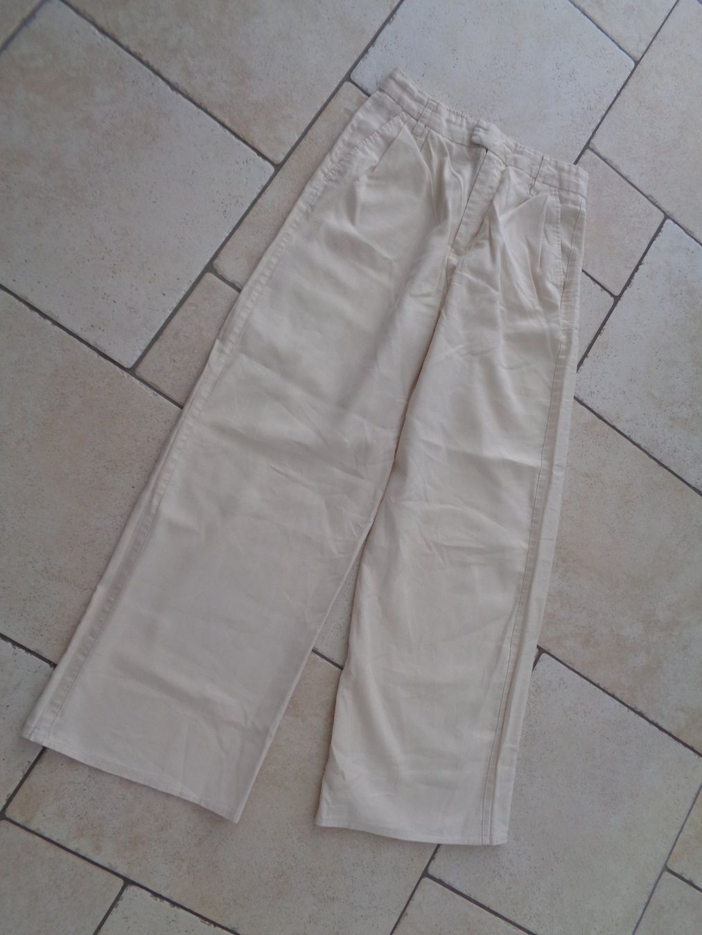 Bershka Pantaloni: Hose  Bershka  Grösse 36 – Usato da Kreuzlingen venduto da Robi-2003