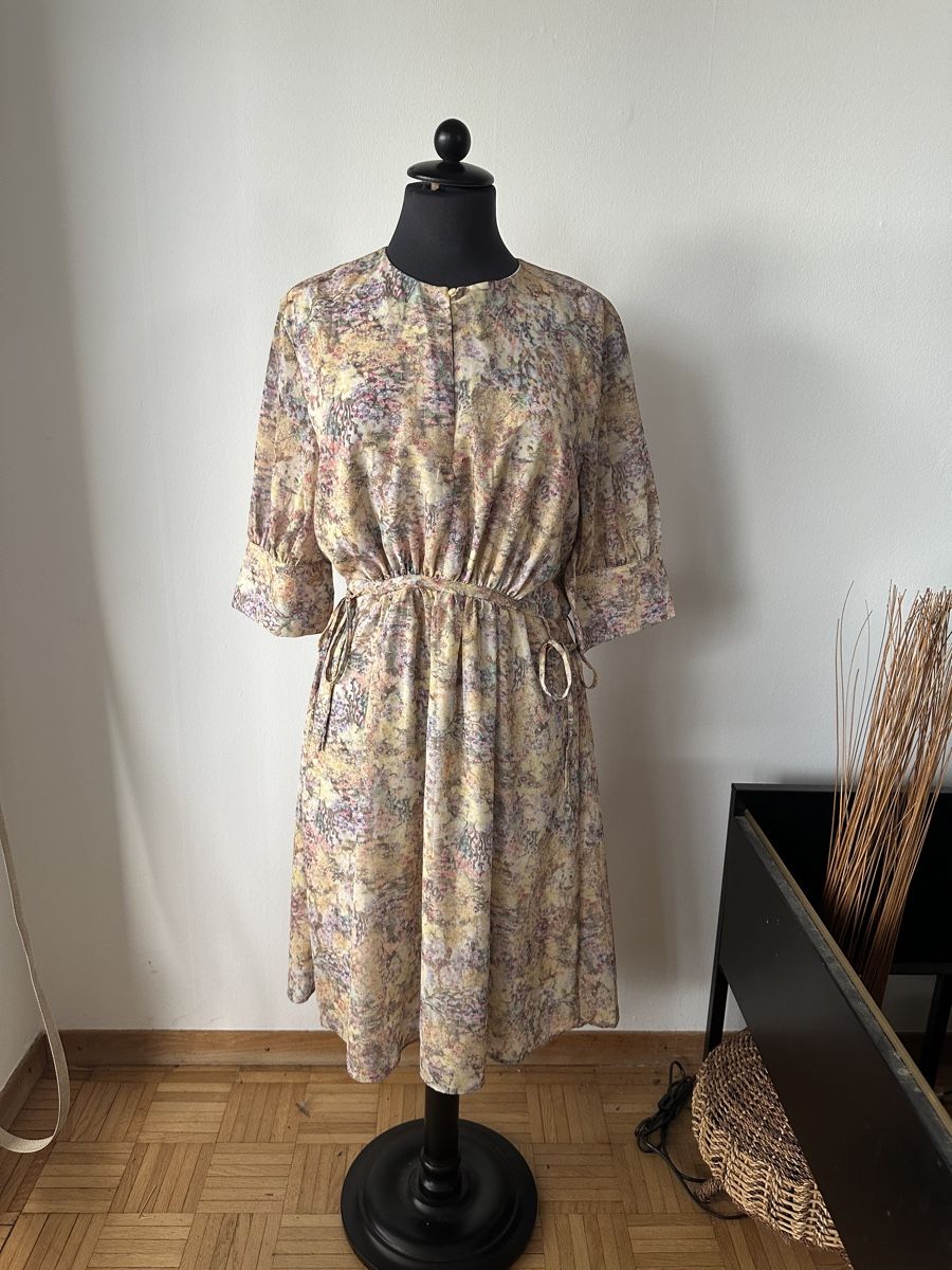 H&M Robes: Kleid mit Blumenmuster Grösse S neu mit Etikett – Neuf avec emballage d'origine à Wohlen AG par jes_9c79 1