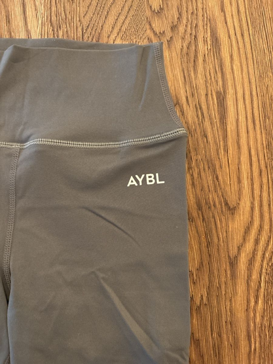 Aybl Leggings: AYBL Leggings grau S  – D'occasion à Bern par tamwoe 1