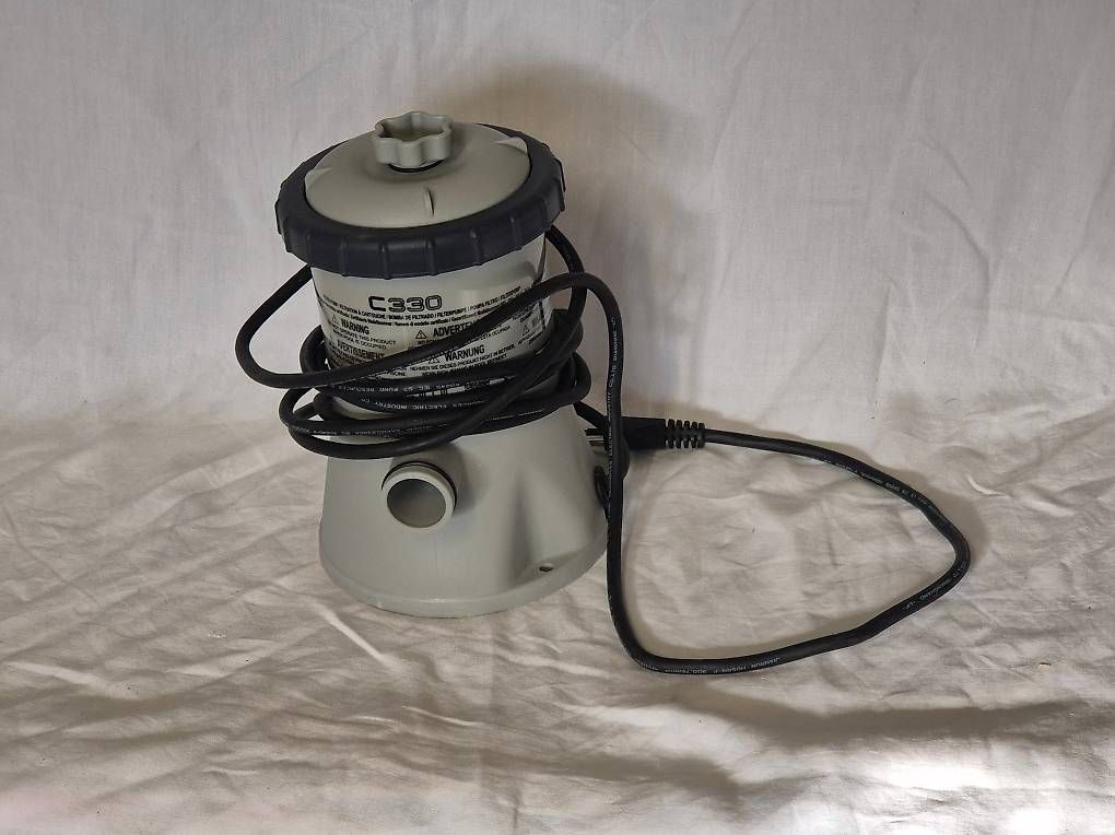 Piscine: Intex Pool Filterpumpe C330 inkl. Filter – Usato da Lengnau BE venduto da Itfreakch 1