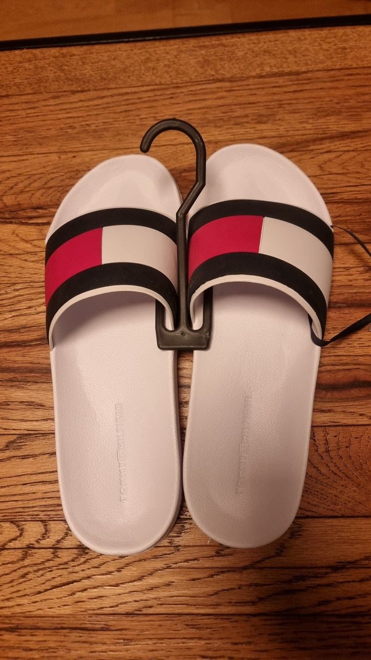 Tommy Hilfiger Scarpe da uomo: Tommy Hilfiger Badeschuhe / Pool Slider, Gr. 46 – Nuovo e nell'imballaggio originale da Horgenberg venduto da Esteban_Cri