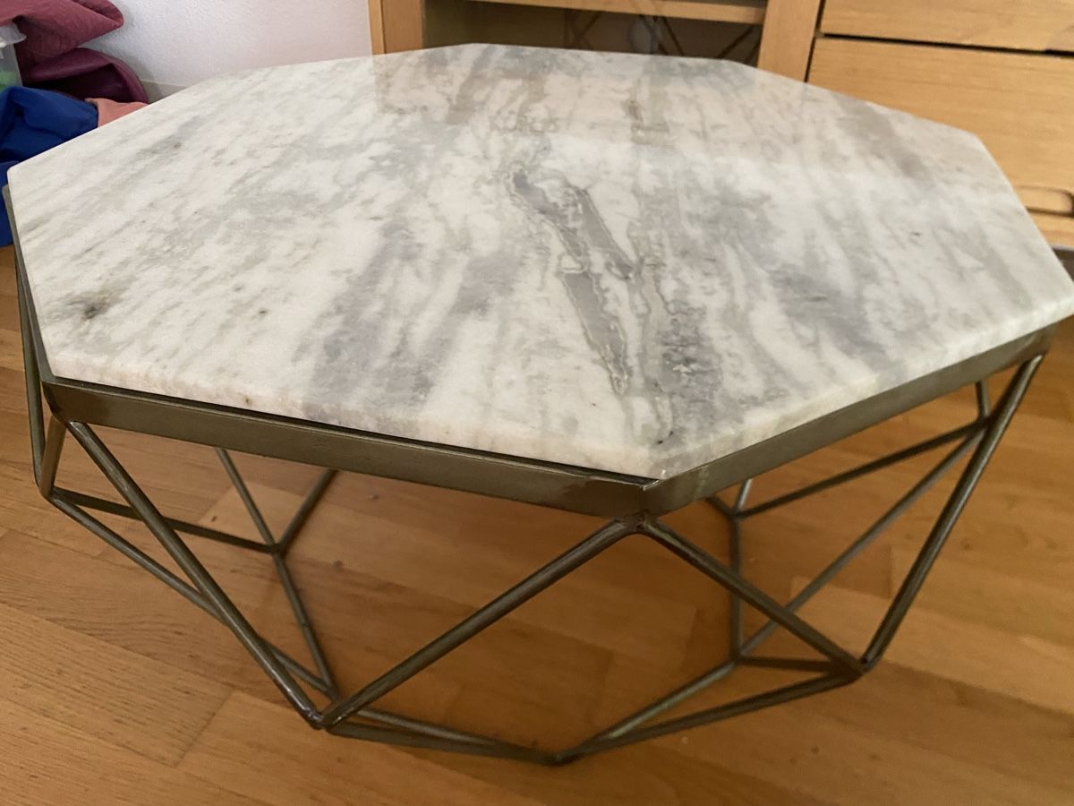 Tavoli: Marble Top Coffee Table - Elegant Home Accent Piece! – Usato da Urtenen- Schönbühl venduto da windowshopper 1