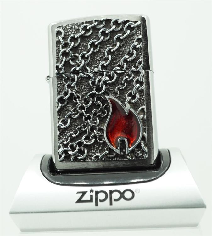 ZIPPO® FLAME IN CHAINS-heavy-3D-2020-UNG