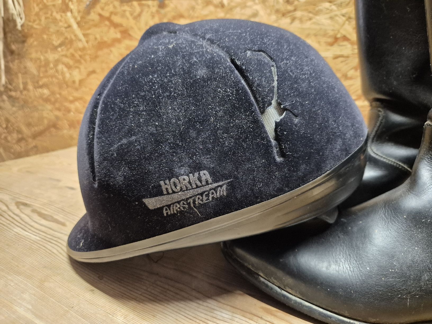 Caschi: Set Reithelm, Reitstiefel, Reithose – Usato da Meggen venduto da Orrinka20 2