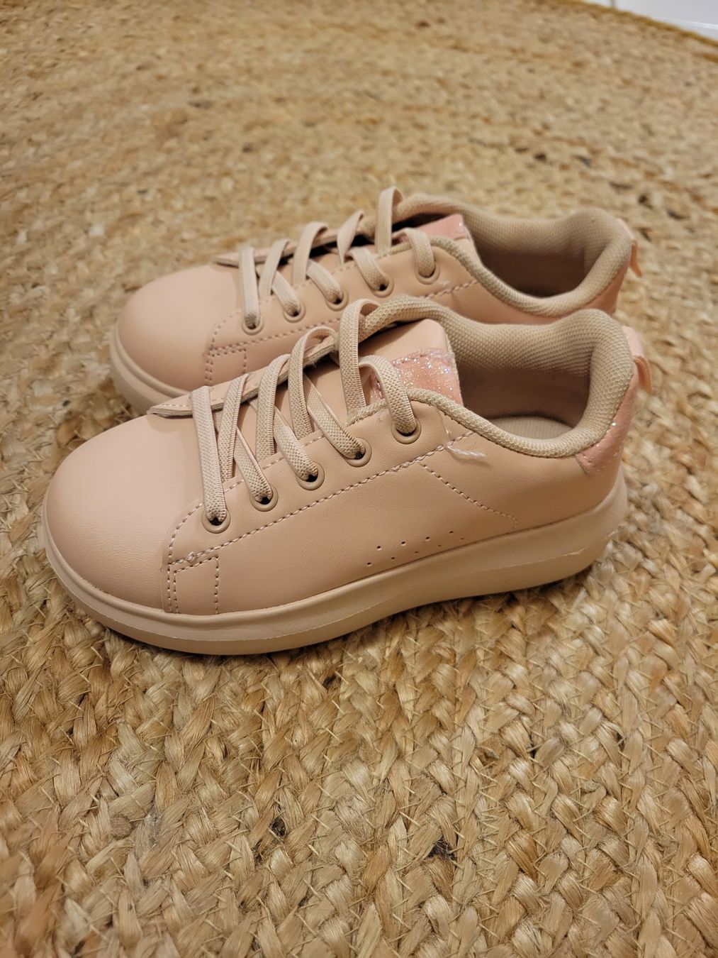 Chaussures filles: Baskets roses, taille 28 – Neuf (Voir description) à Neuchâtel par valerizette 1