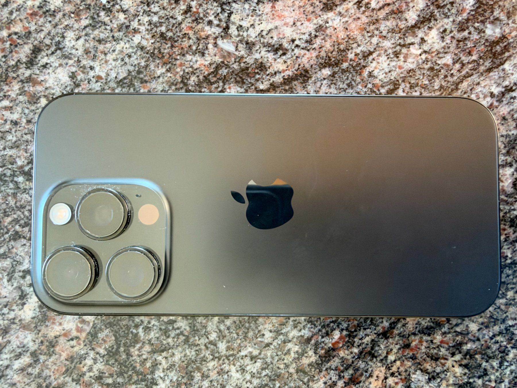 Apple Portables: iPhone 16 Pro – D'occasion à Langnau b. Reiden par Superjosi66 1