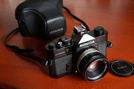 Konica Autoreflex T Black mit Hexanon AR 52mm f1.8 TOP