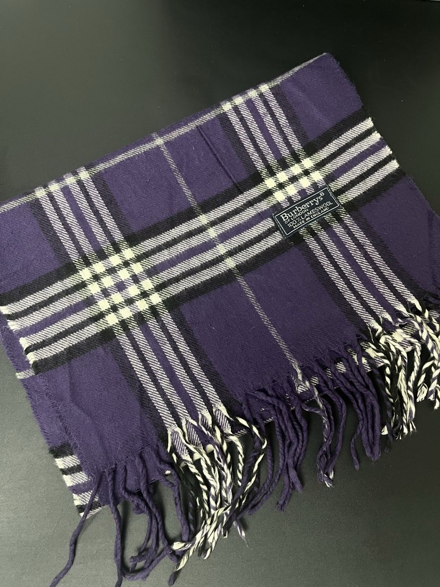 Burberry Foulards, Tücher & Schals: Écharpe Burberry laine violette – Neu (gemäss Beschreibung) aus Les Avanchets von lunedeneige.shop