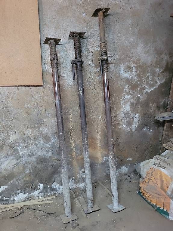 Gerüste: 3 Stück Bauspriesse – Gebraucht aus Lachen SZ von Shurupi 2