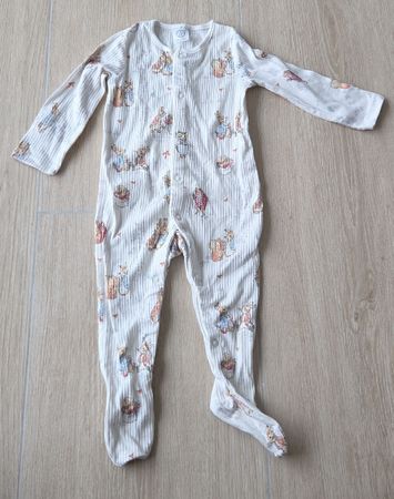 Pyjama une pièce, confortable et doux, 12mois comme neuf