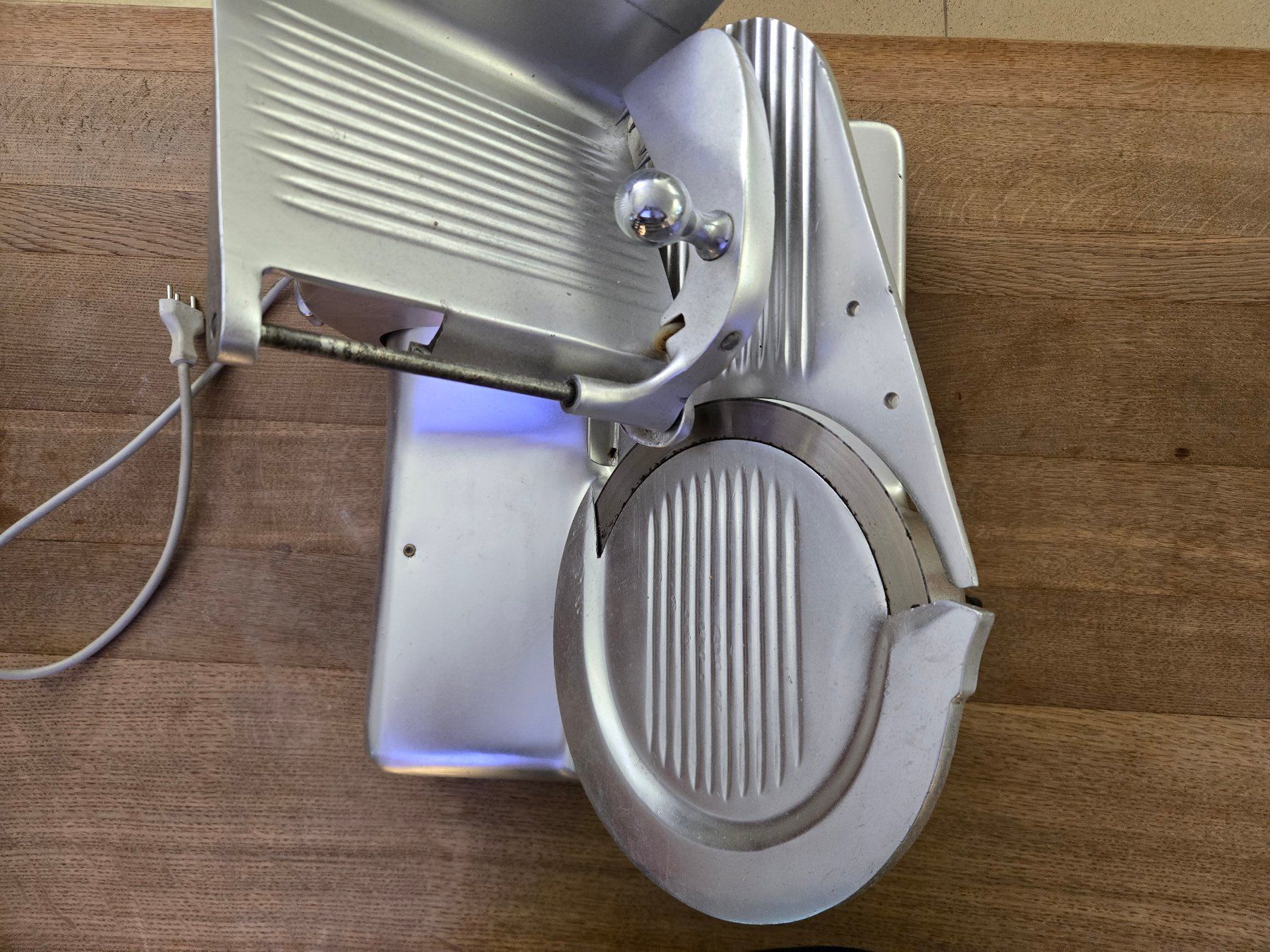 Elettrodomestici da cucina: Aufschnittmaschine, Schneidemaschine, robustes Modell – Usato da Winterthur venduto da meinweinkeller 4