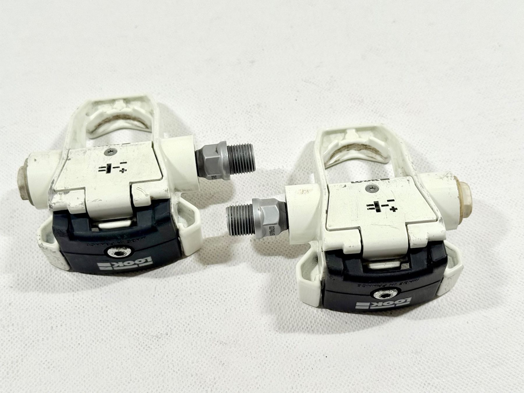 Look Ersatzteile: LOOK Pedals Pedalen 1.Generation Schwarz Weiss – Gebraucht aus Luzern von bikeandbeltcom
