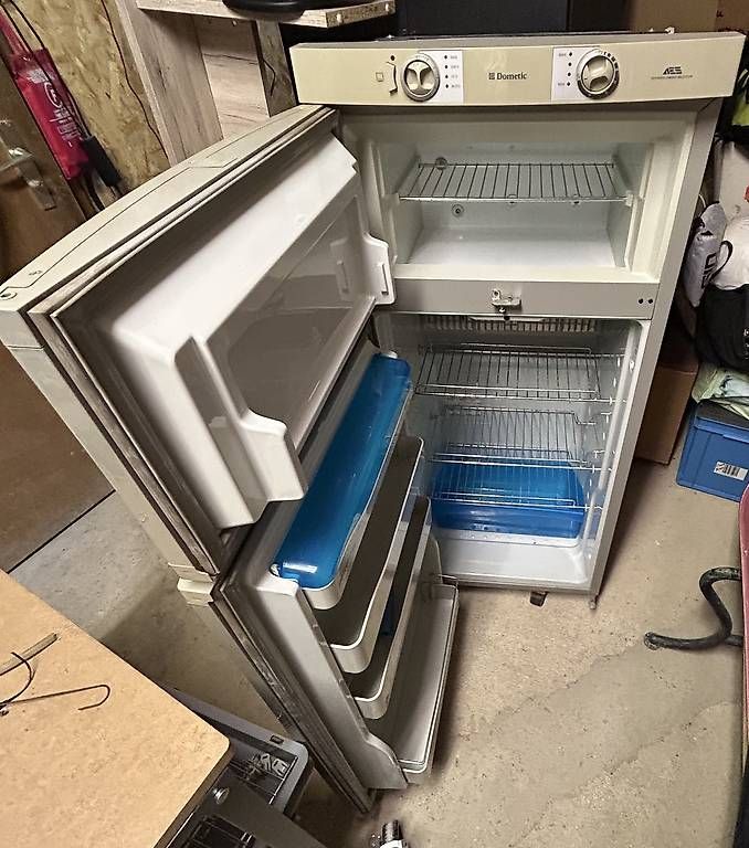 Frigoriferi: Réfrigérateur Dometic RM 7655L – Usato da Montmollin venduto da alexlebien 2