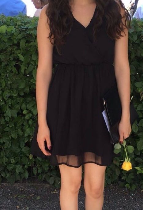 Robes: Schwarzes Cocktailkleid – D'occasion à Triengen par nes_l8cj 2