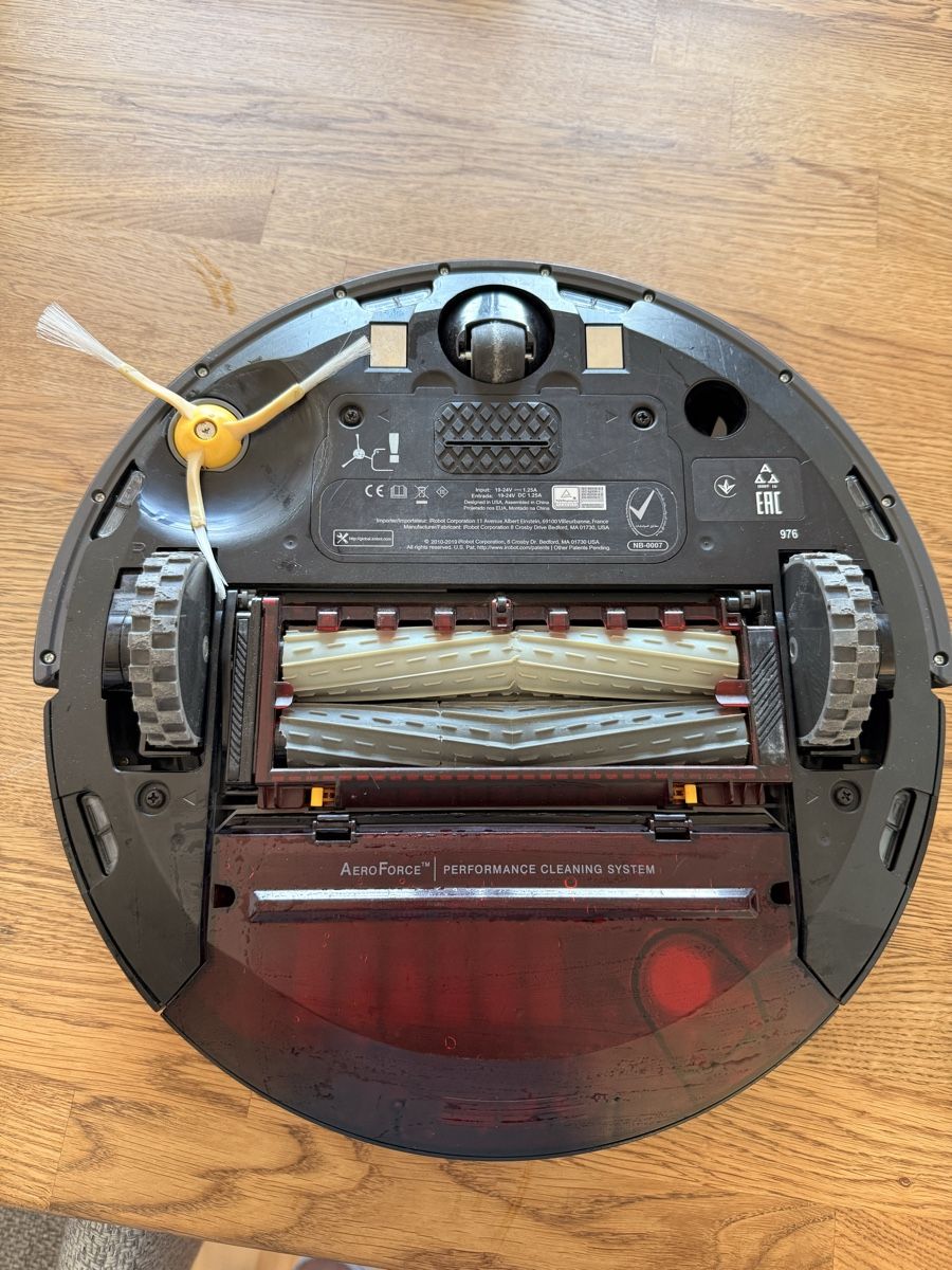 Irobot Aspirateurs & Accessoires: iRobot Roomba Staubsaugerroboter – D'occasion à Veltheim AG par Chabis56 1