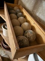 Historisches Holz-Kegelkugeln / Boccia-Set (12 Kugeln)