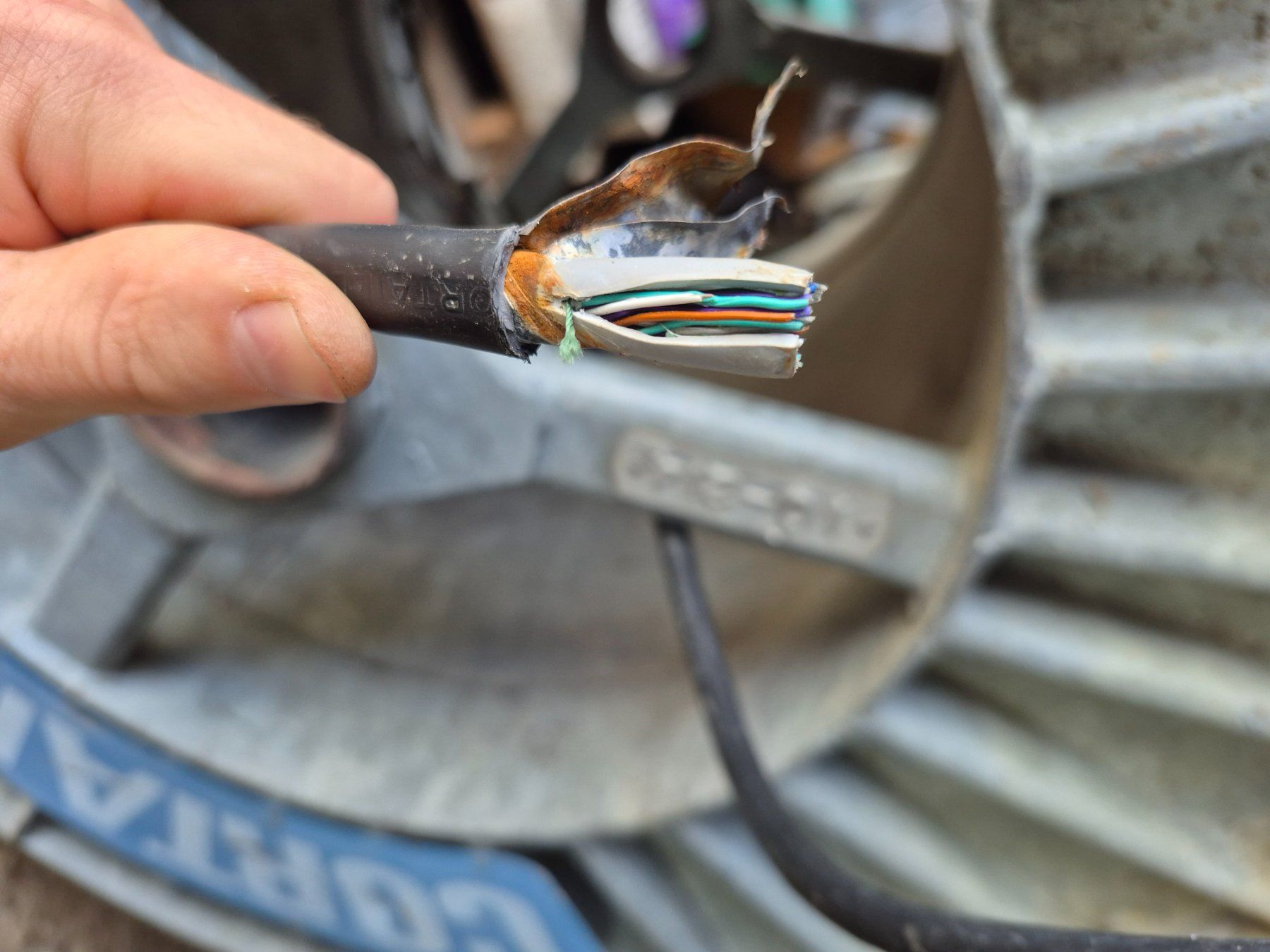 Kabel: Bobine de câble téléphonique blindé U72 – Gebraucht aus Château-d'Oex von sac_7wkz 2