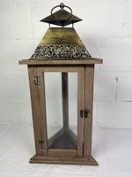 Vintage Windlicht Laterne aus Holz und Metall, Goldfarben