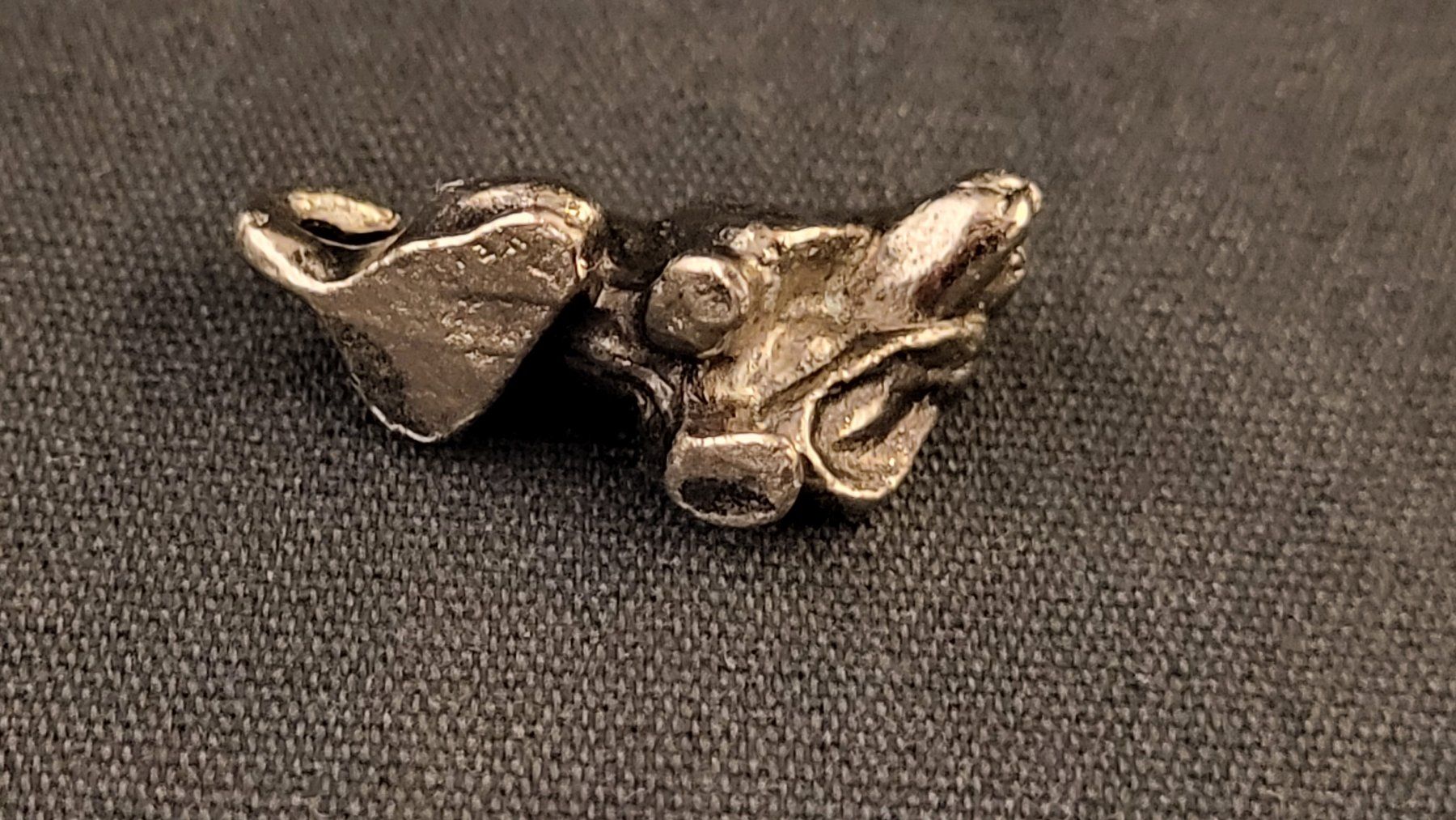 Figuren: Kleiner Metall-Dackel "VI" – Gebraucht aus Basel von spinne02 5