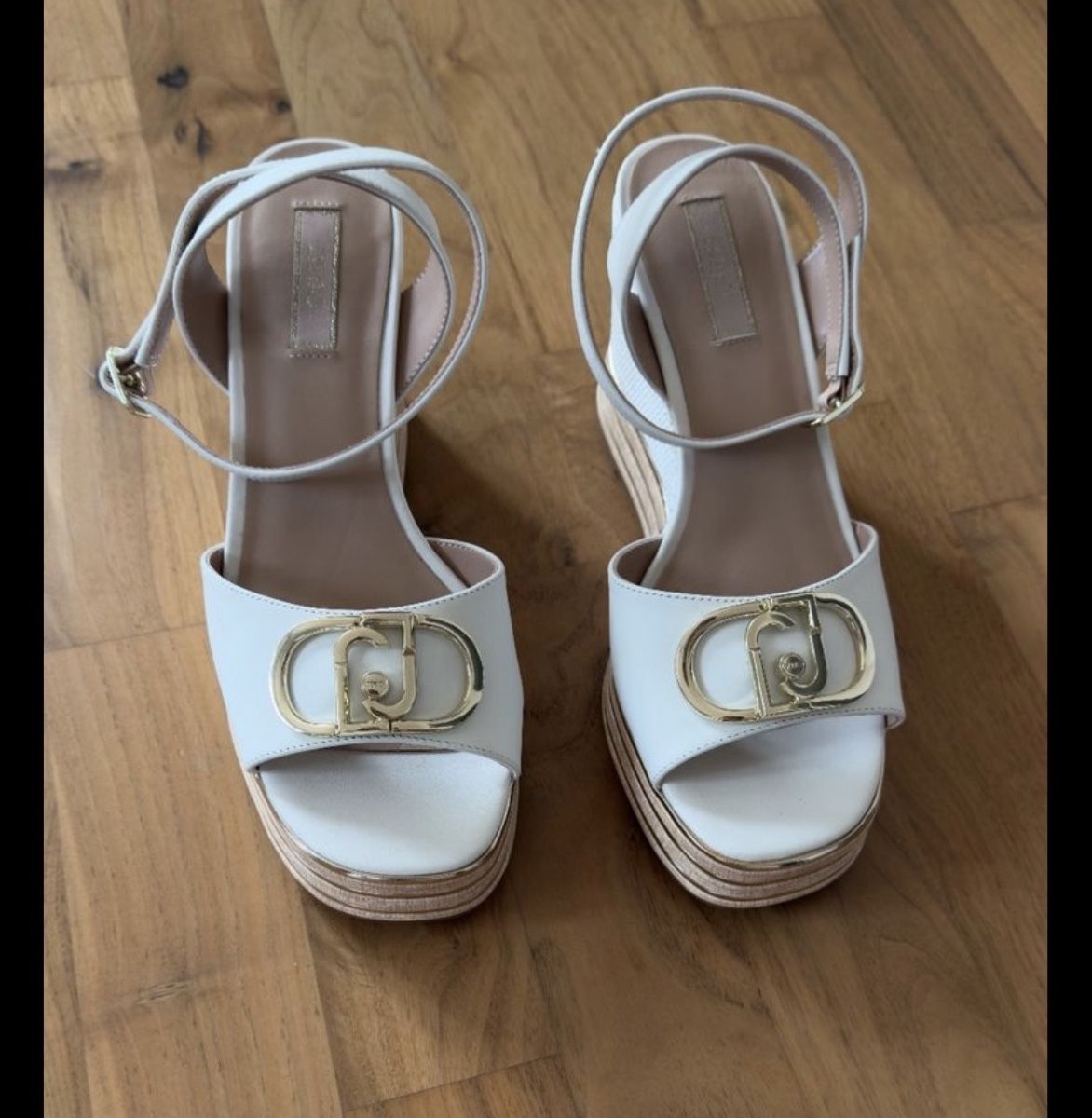 Liu Jo Scarpe da donna: Womens Platform Sandals White Size 38 Good Condition – Nuovo (secondo la descrizione) da Estavayer-le-Lac venduto da mcha