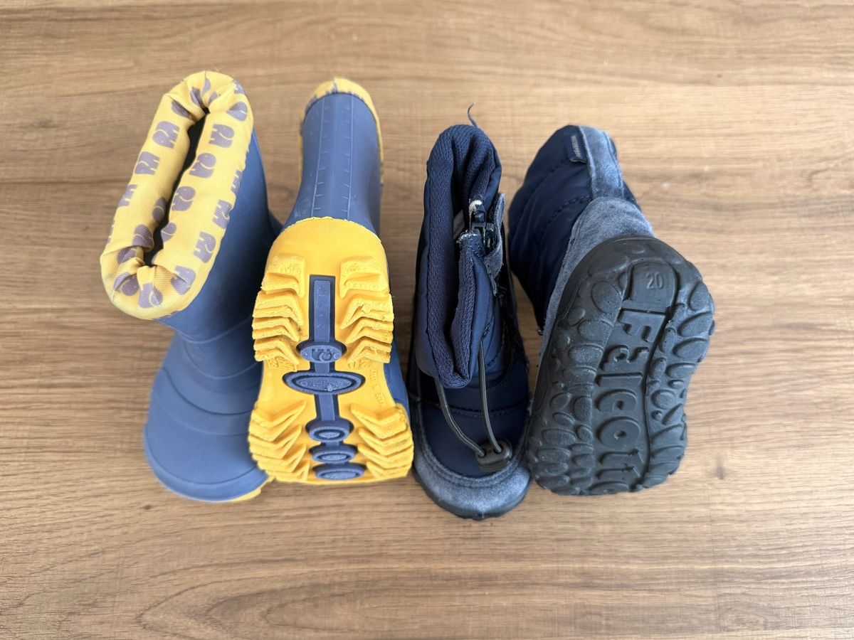 Chaussures garçon: Kinder Stiefel Set Gr 20 gebraucht – D'occasion à Zürich par Plant 1