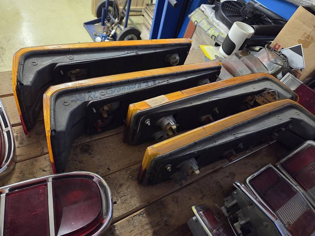 Tutti pezzi di ricambio auto: Ford Granada – Usato da Matzingen venduto da AMY-007 1