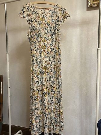 Mint & Berry floral maxi dress with lace detailing.