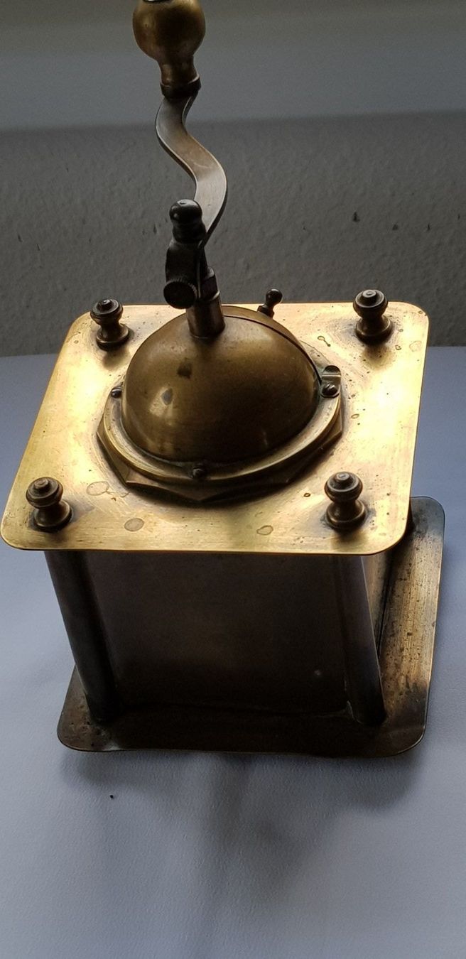Elettrodomestici da cucina: Messing-Kaffeemühle Marke Grinder alt – Usato da Dällikon venduto da Toyfan 3