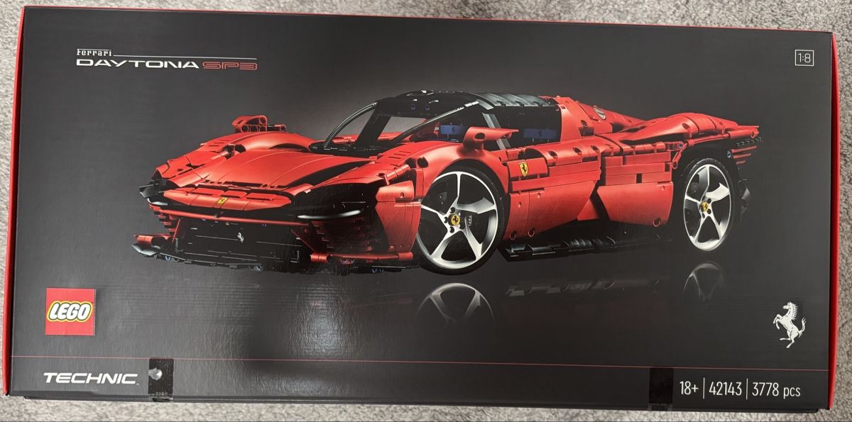 Lego Baukästen: LEGO Technic Ferrari Daytona SP3 42143 – Neu und originalverpackt aus Horw von and_wx8j