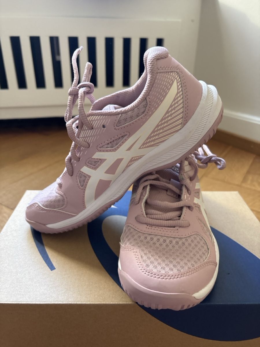 Asics Scarpe per ragazze: Asics Hallenschuhe  – Nuovo (secondo la descrizione) da Basel venduto da des_7yv2 1
