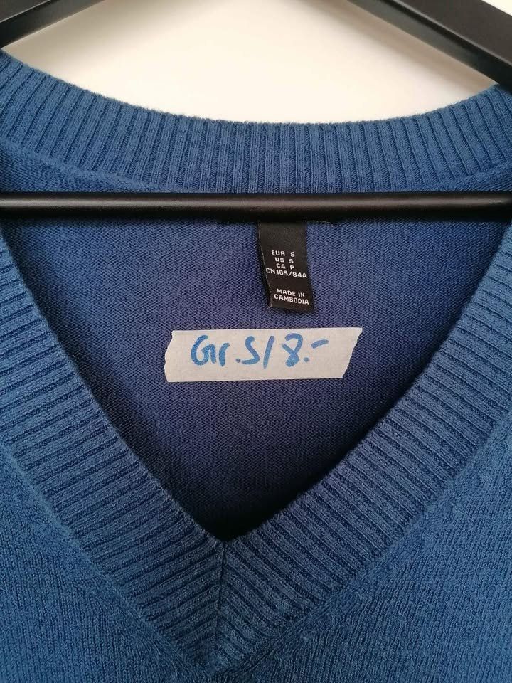 Pullover & Sweatshirts: Blauer Pulli / Pullover mit V-Ausschnitt Gr. S – Gebraucht aus Nänikon von Manta87 2