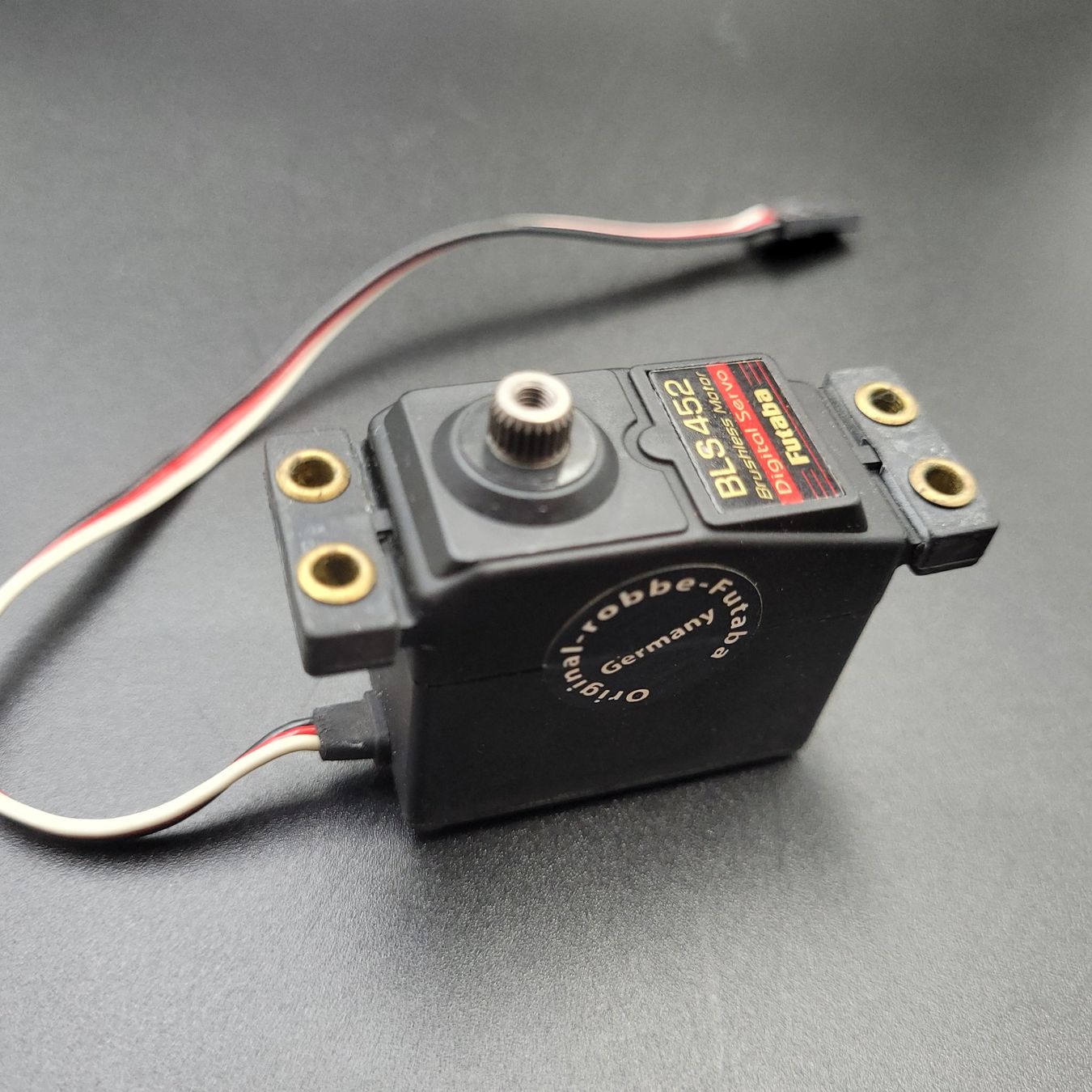 Futaba Telecomando: Servo brushless Futaba BLS452 – Usato da Malleray venduto da pixeleleven