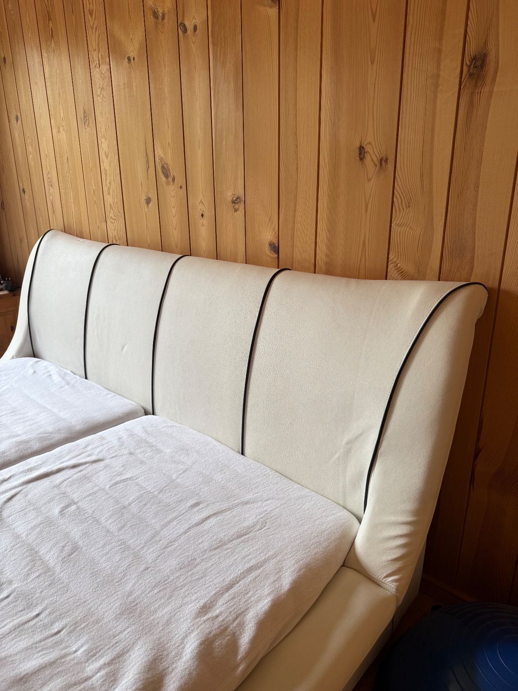 Beliani Lits: Lederbett – D'occasion à Reitnau par Schilibili 1