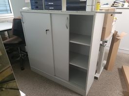 Büro Korbus mit Schiebetüren, 1.20m x 0.42cm x 1.18m hoch