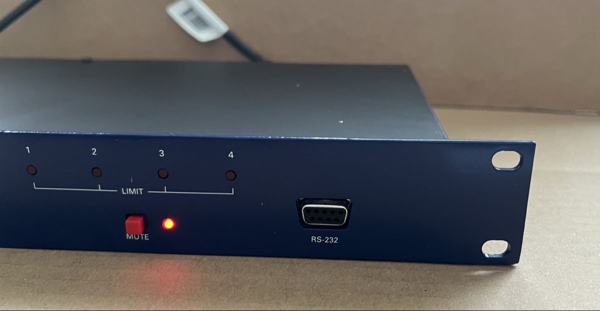 Egaliseurs: Turbosound LMS-D4 – D'occasion à Basel par La.Bonne.affaire 3