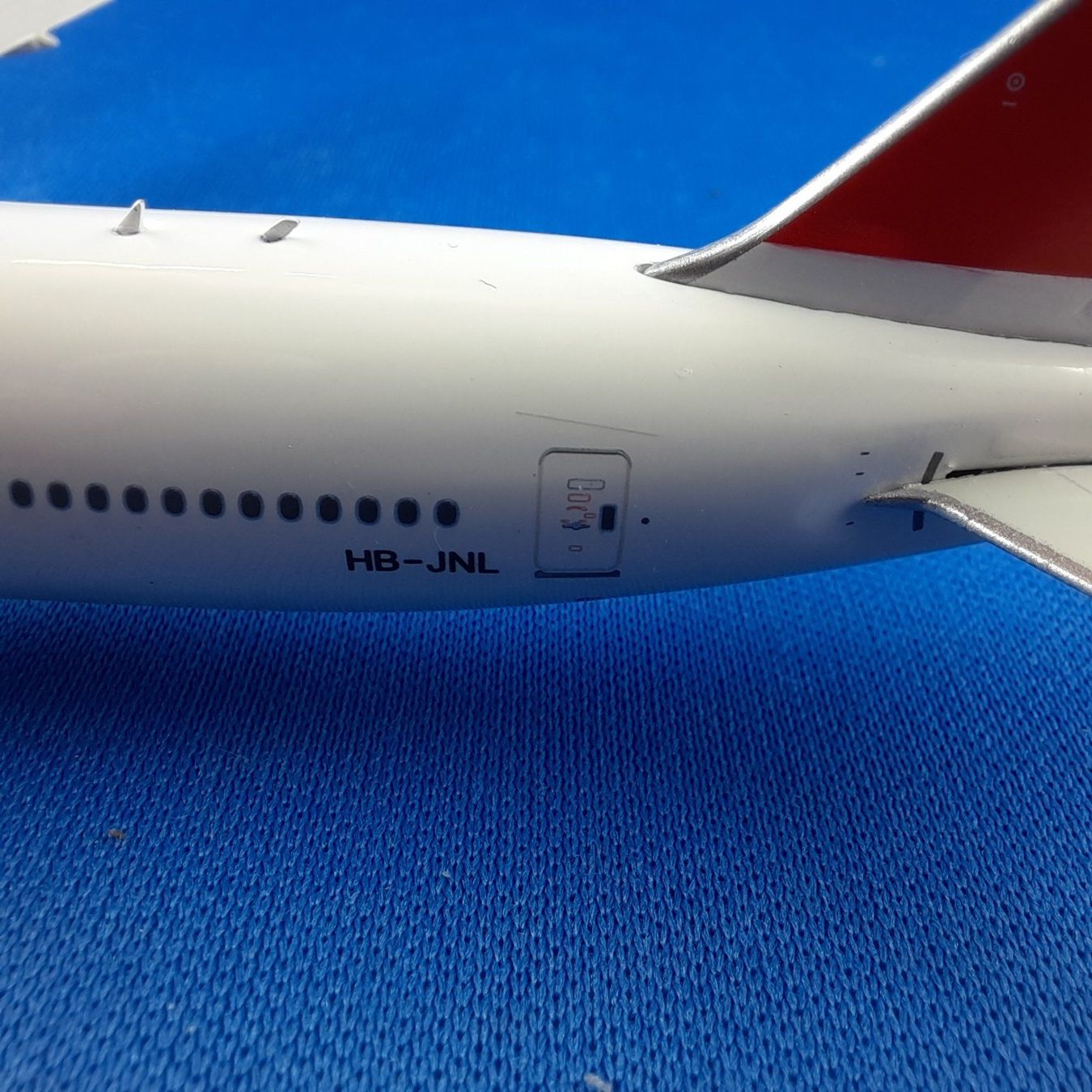 Swiss Kit di modellismo & Modellini statici: B777-300ER SWISS – Nuovo e nell'imballaggio originale da Morges venduto da iljamuromez 2