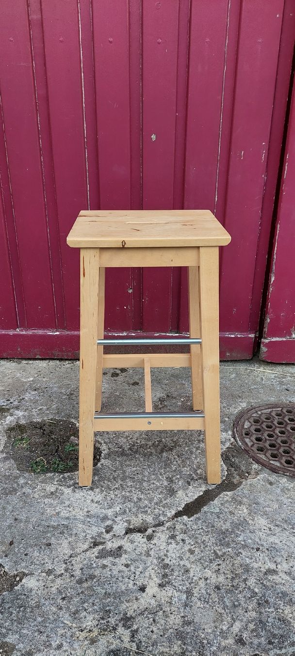 Tables: Kücheninsel mit 3 gratis Barhockern – D'occasion à Dübendorf par Takaka 6
