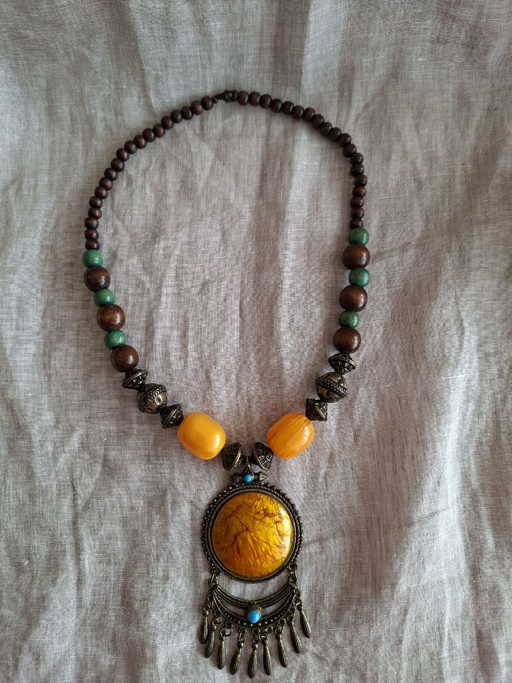Catenine: Collier Bohème Statement à Grand Pendentif Ambre – Nuovo (secondo la descrizione) da Lutry venduto da Sim_Sta